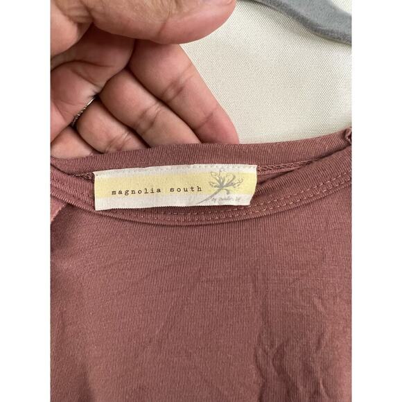 Magnolia South Cold Shoulder Mauve Top Size Small - Picture 3 of 4